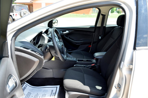 Used 2017 Ford Focus SE image 9