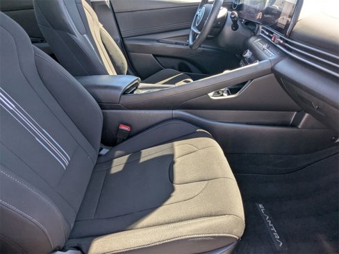 Used 2023 Hyundai Elantra SEL w/ Convenience Package image 20