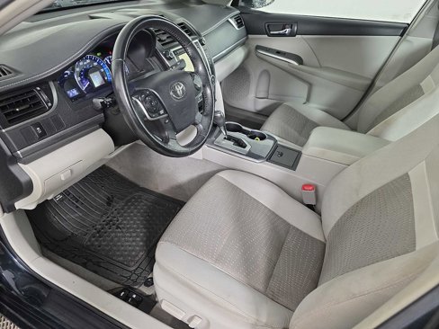 Used 2014 Toyota Camry XLE image 12
