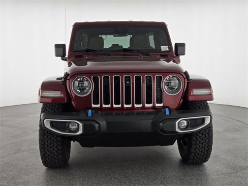 Used 2022 Jeep Wrangler Unlimited Sahara w/ Cold Weather Group image 8