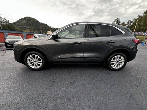 Used 2020 Ford Escape SE image 17