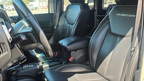 Used 2017 Jeep Wrangler Unlimited Rubicon w/ Cold Weather Group image 18