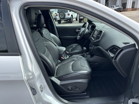 Used 2023 Jeep Cherokee Altitude Lux image 14