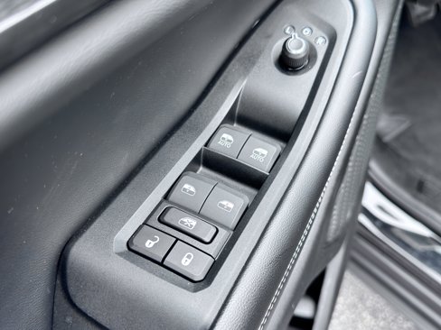 Certified 2024 Jeep Grand Cherokee L Laredo image 12