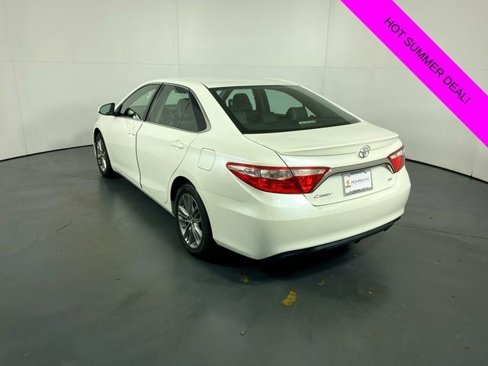 Used 2017 Toyota Camry SE image 32
