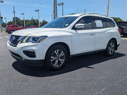 Used 2019 Nissan Pathfinder S image 2