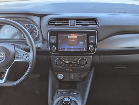 Used 2023 Nissan Leaf S image 14