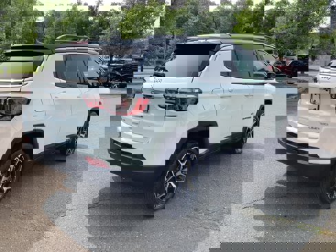 New 2025 Jeep Compass Limited w/ Sun and Sound Group image 7