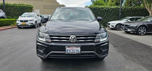 Certified 2021 Volkswagen Tiguan SE w/ Panoramic Sunroof Package image 2