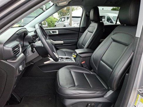 Certified 2022 Ford Explorer XLT w/ Equipment Group 202A image 14