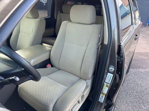 Used 2012 Toyota Tundra 4x4 CrewMax image 12