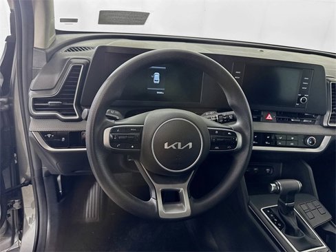 Used 2023 Kia Sportage LX image 11