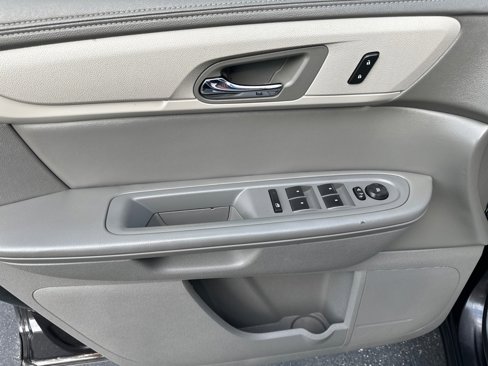 Used 2015 Chevrolet Traverse LS image 10