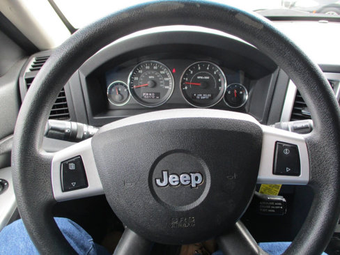 Used 2008 Jeep Grand Cherokee Laredo image 27