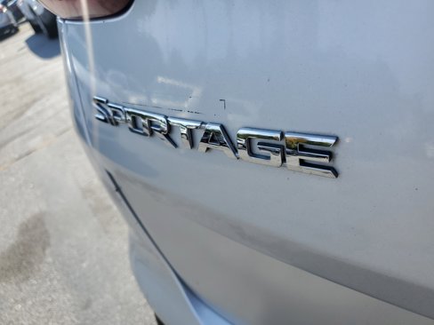 Used 2022 Kia Sportage LX image 7