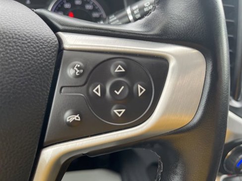 Used 2023 GMC Acadia SLT image 17