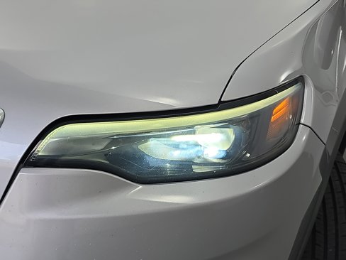 Used 2020 Jeep Cherokee Limited image 30