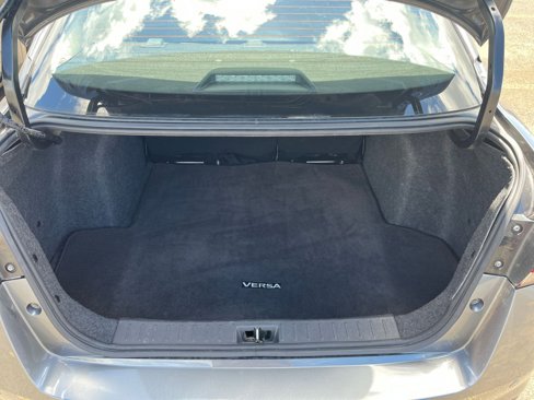 Used 2023 Nissan Versa SV image 31