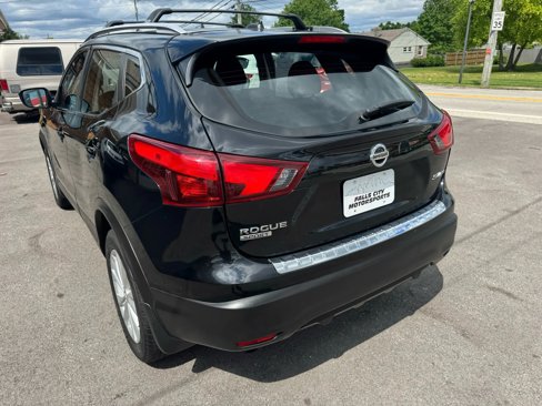 Used 2018 Nissan Rogue Sport SV w/ SV All-Weather Package image 9