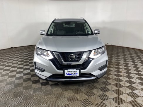 Used 2019 Nissan Rogue SV w/ Premium Package image 5