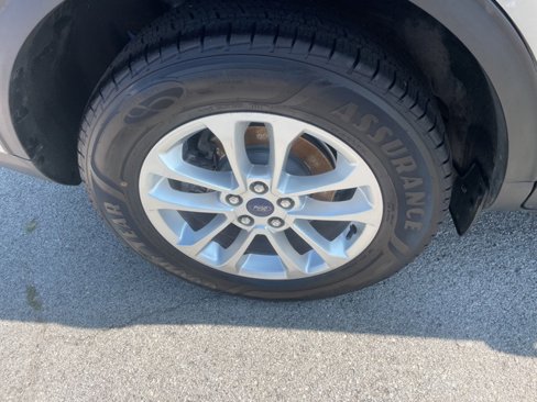 Used 2022 Ford Escape SE w/ Cold Weather Package image 16