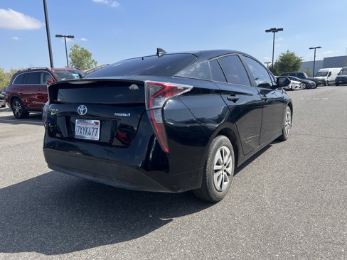 Used 2017 Toyota Prius image 4