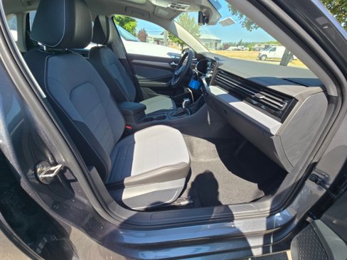 New 2025 Volkswagen Jetta SE image 11