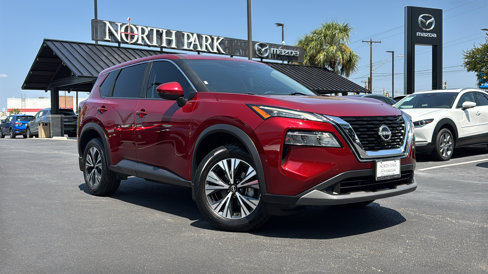 Used 2023 Nissan Rogue SV image 2