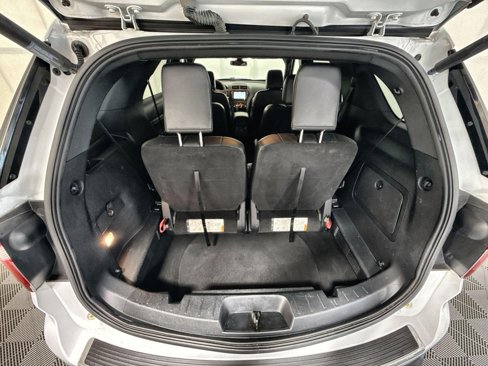 Used 2018 Ford Explorer XLT w/ Equipment Group 202A image 26