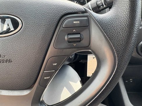 Used 2017 Kia Forte LX image 24