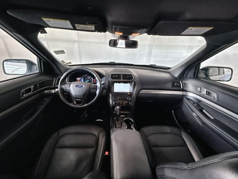 Used 2018 Ford Explorer XLT w/ Equipment Group 202A image 23