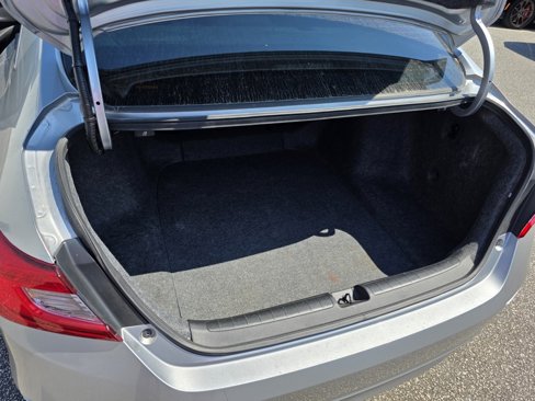 Used 2018 Honda Accord EX image 46
