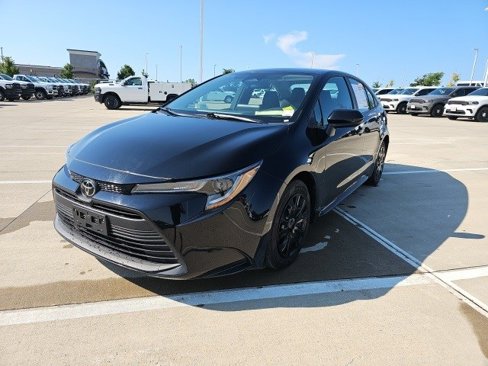 Used 2023 Toyota Corolla LE image 1