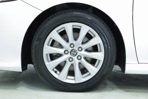 Used 2020 Toyota Camry LE image 7