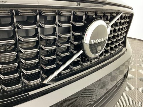 New 2025 Volvo XC40 B5 Plus w/ Protection Package Premier image 9