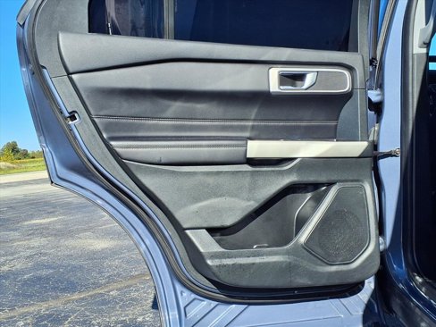 Used 2021 Ford Explorer XLT w/ Equipment Group 202A image 32