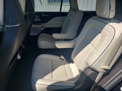 Used 2020 Lincoln Aviator Black Label w/ Dynamic Handling Package image 28