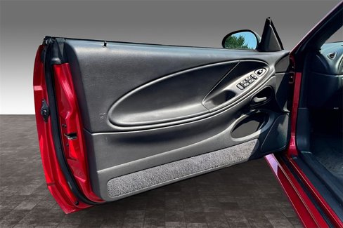 Used 1999 Ford Mustang Convertible image 12