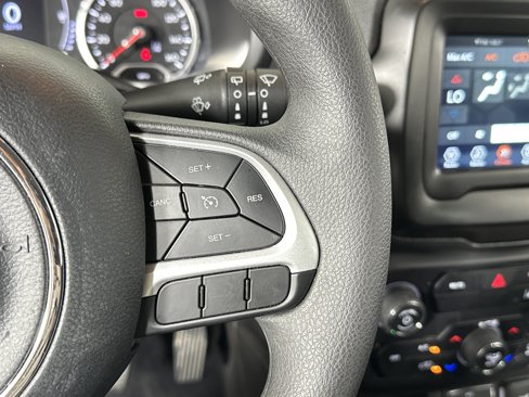 Used 2021 Jeep Renegade Sport image 30