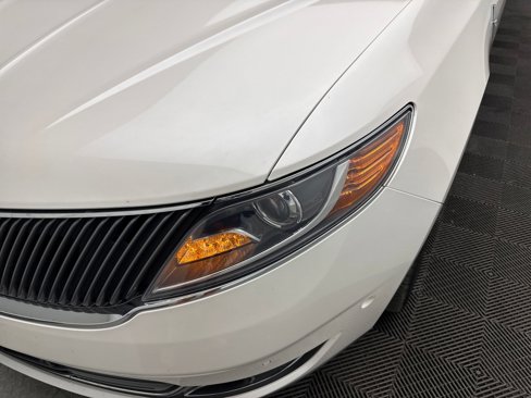 Used 2014 Lincoln MKS AWD w/ Equipment Group 201A image 30