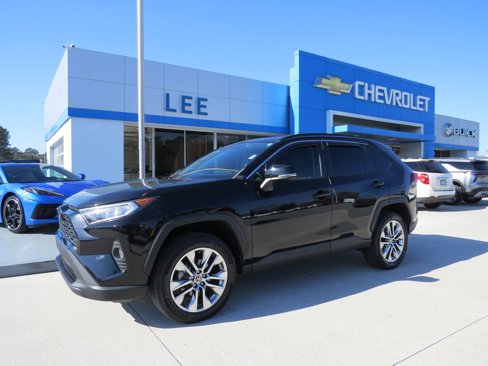 Used 2021 Toyota RAV4 XLE Premium image 1