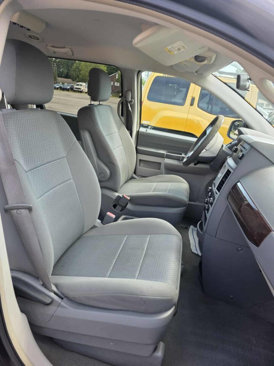 Used 2010 Chrysler Town & Country LX w/ PWR Convenience Group image 7