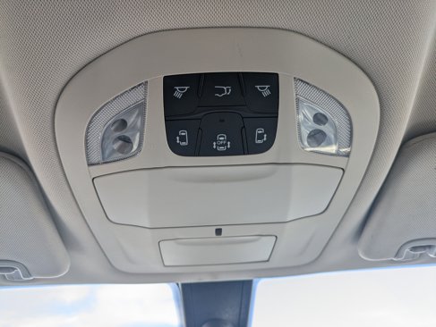 Used 2020 Chrysler Voyager Lxi image 30