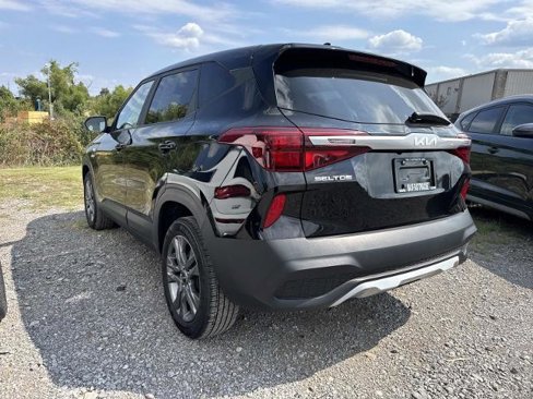 Used 2023 Kia Seltos LX image 5