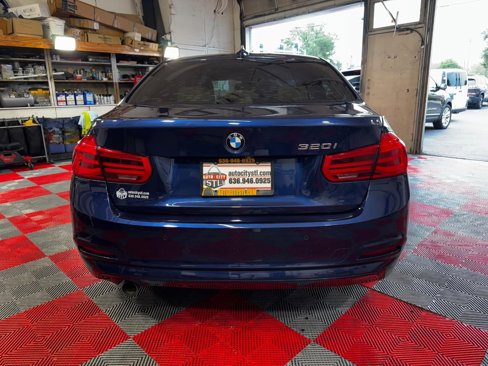 Used 2018 BMW 320i Sedan image 6