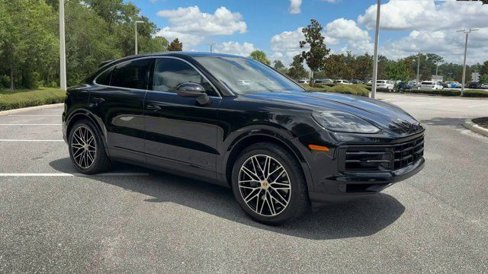Certified 2024 Porsche Cayenne Coupe image 2