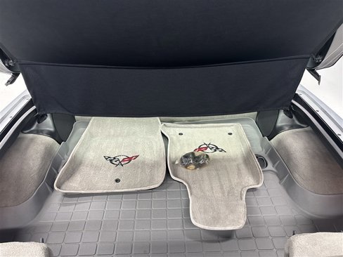 Used 2000 Chevrolet Corvette Coupe image 17