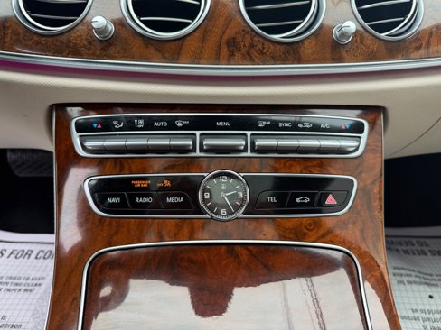 Used 2019 Mercedes-Benz E 300 4MATIC w/ Premium 1 Package image 31