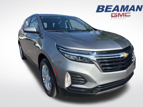 Used 2023 Chevrolet Equinox LT image 2