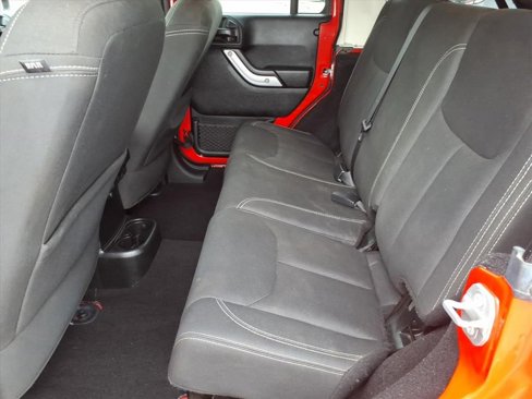 Used 2017 Jeep Wrangler Unlimited Sahara image 12